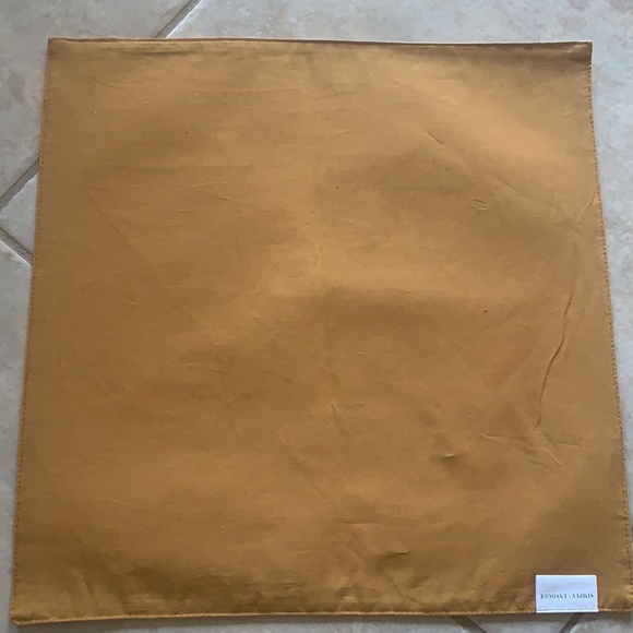 NEW Simply Envogue 4 Square Placemats Floral - Picture 2 of 4